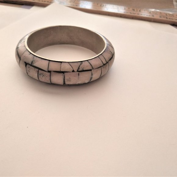 Silvertone bangle with simulated jade 3.5 inch - Picture 5 of 6